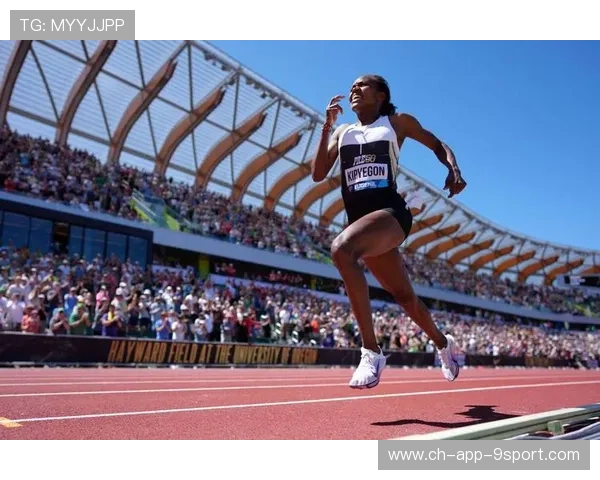 长跑邀请赛：肯尼亚跑者屡破纪录，赛场火爆！，肯尼亚长跑训练视频