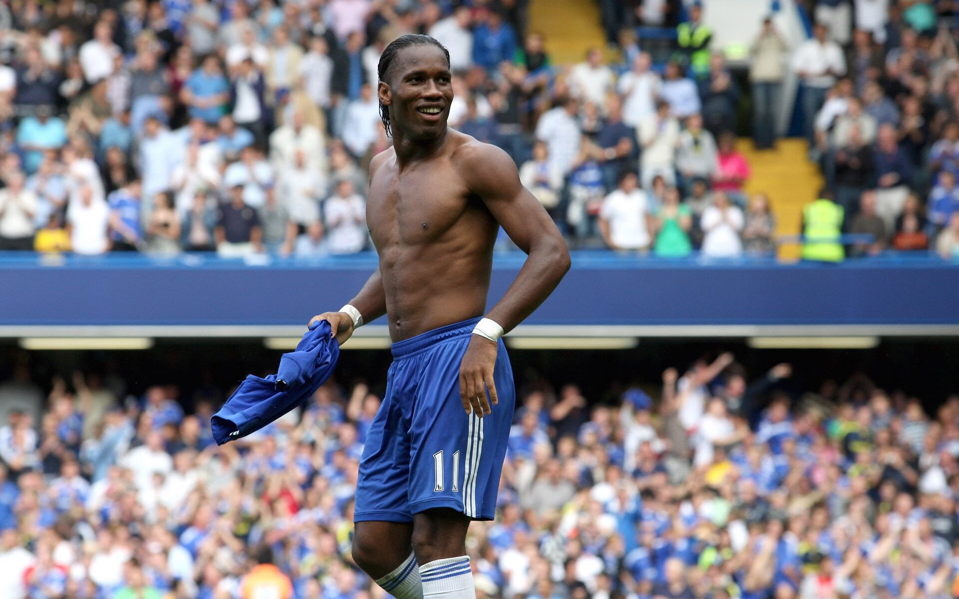 前锋身价榜哈兰德和姆巴佩并列1.8亿欧,多特前锋哈兰德身价